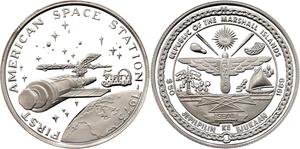 Marshall Islands / Silver Ounce 1989 First American Space Station - reverse photo