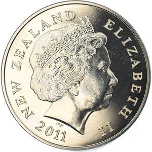 New Zealand / Five Dollars 2011 Yellow-Eyed Penguin - reverse photo